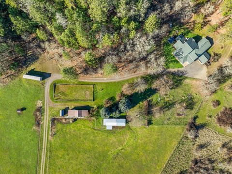 Tiny photo for 18781 E Evans Creek Road, Rogue River, OR 97537 (MLS # 220214903)
