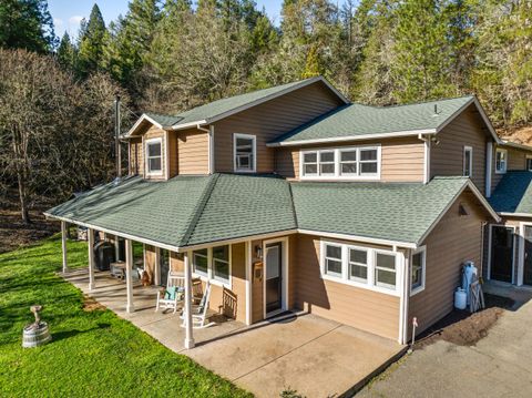 Tiny photo for 18781 E Evans Creek Road, Rogue River, OR 97537 (MLS # 220214903)
