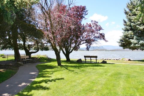 Tiny photo for 945 Hanks Street, Klamath Falls, OR 97601 (MLS # 220213250)