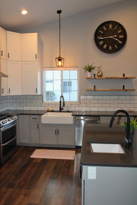 Tiny photo for 945 Hanks Street, Klamath Falls, OR 97601 (MLS # 220213250)