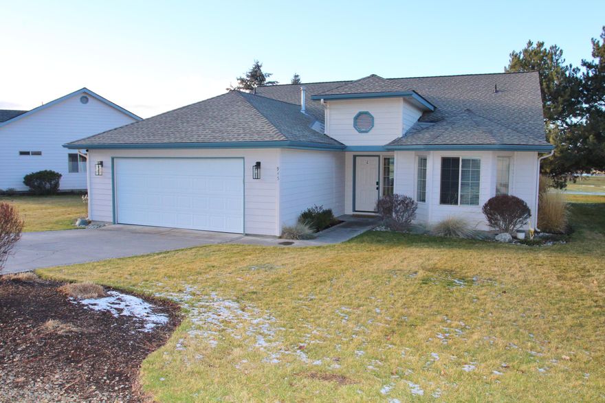 Tastefully updated, move-in ready, easy living home near Skylakes, OIT & Klamath Lake! This 1807 SQFT 3-bedroom, 2-bathroom Harbor Isles free standing condominium overlooks the Harbor Isles Golf Course & offers panoramic views of the Cascade Mountain Range. Boasting a beautiful open floor plan, cathedral ceilings, attractive interior color scheme, huge picture windows, newer laminate flooring & carpet, great room with gas fireplace, super kitchen, newer cabinetry, quartz countertops, center island, utility sink, undercounter microwave & breakfast bar, walk-in pantry, barn door & newer appliance package including washer & dryer. In addition, the primary en-suite & 2nd bathroom are beautifully remodeled including all cabinetry, countertops & tile, light fixtures, hardware & more. New roof in 2022 & HOA provides most exterior landscaping/snow removal. Near downtown, yacht club, marina, tennis/fitness club & Moore Park! New inspections report on file & home warranty provided at closing.