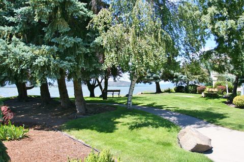 Tiny photo for 945 Hanks Street, Klamath Falls, OR 97601 (MLS # 220213250)