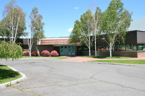 Tiny photo for 945 Hanks Street, Klamath Falls, OR 97601 (MLS # 220213250)