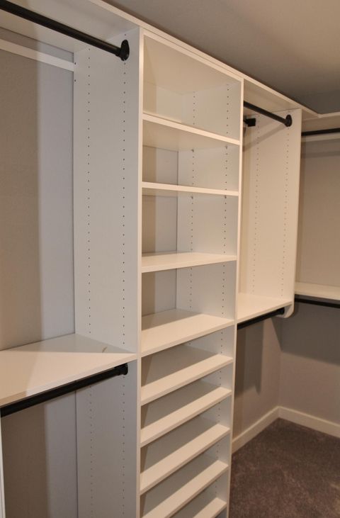 Tiny photo for 945 Hanks Street, Klamath Falls, OR 97601 (MLS # 220213250)