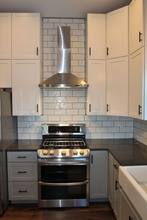 Tiny photo for 945 Hanks Street, Klamath Falls, OR 97601 (MLS # 220213250)