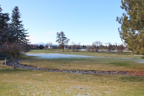 Tiny photo for 945 Hanks Street, Klamath Falls, OR 97601 (MLS # 220213250)