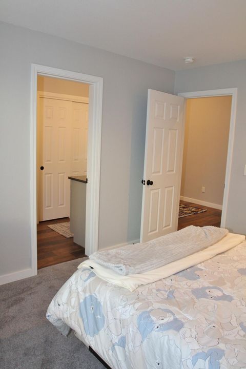 Tiny photo for 945 Hanks Street, Klamath Falls, OR 97601 (MLS # 220213250)