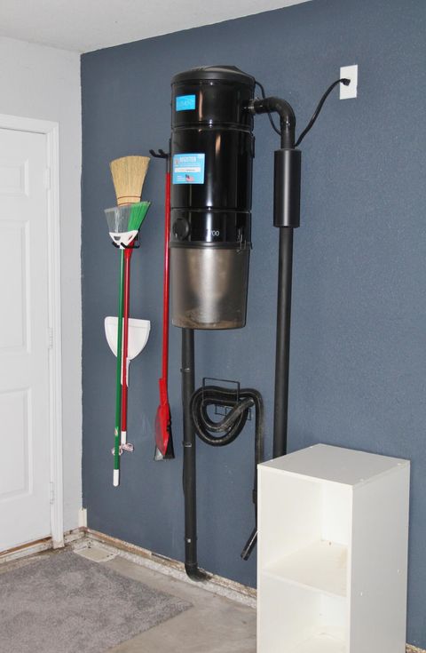 Tiny photo for 945 Hanks Street, Klamath Falls, OR 97601 (MLS # 220213250)