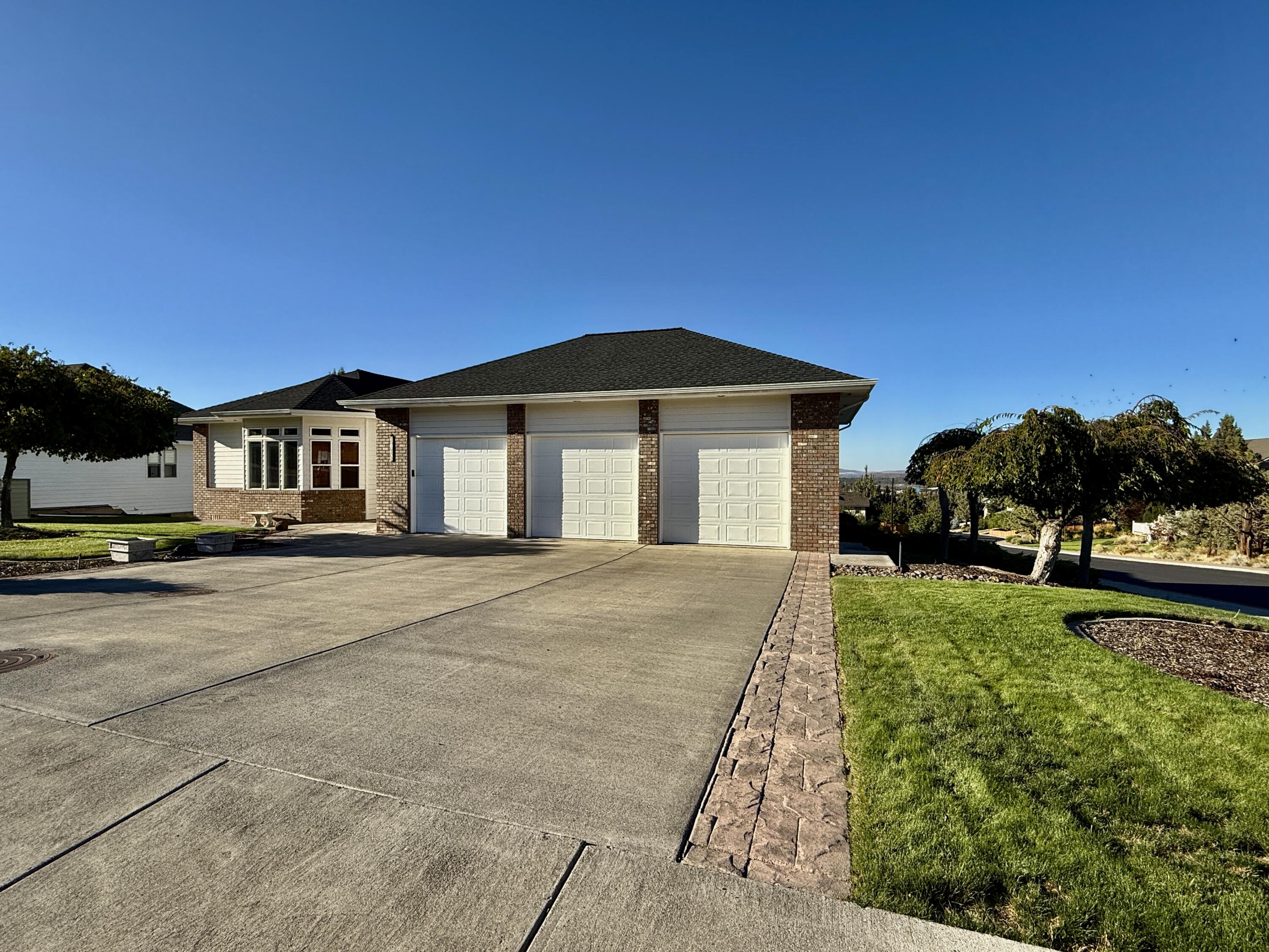 3735 SW Timber Avenue