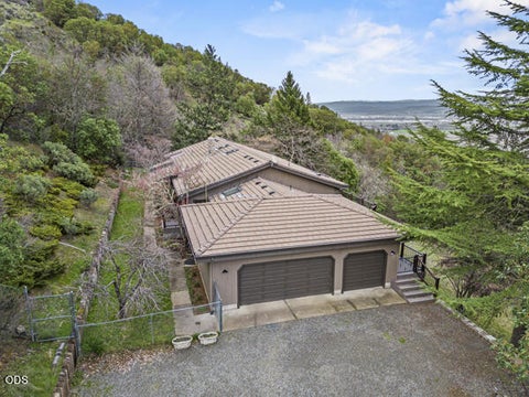 Tiny photo for 465 Strawberry Hill Lane, Jacksonville, OR 97530 (MLS # 220224388)