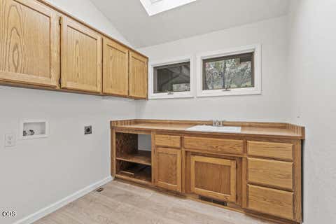 Tiny photo for 465 Strawberry Hill Lane, Jacksonville, OR 97530 (MLS # 220224388)