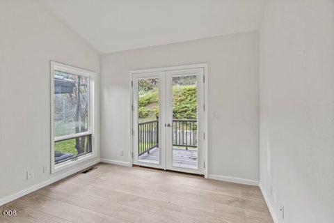 Tiny photo for 465 Strawberry Hill Lane, Jacksonville, OR 97530 (MLS # 220224388)