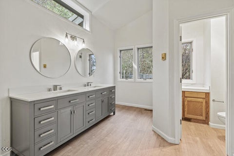 Tiny photo for 465 Strawberry Hill Lane, Jacksonville, OR 97530 (MLS # 220224388)