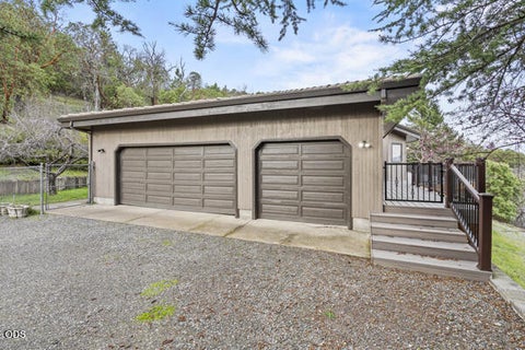 Tiny photo for 465 Strawberry Hill Lane, Jacksonville, OR 97530 (MLS # 220224388)