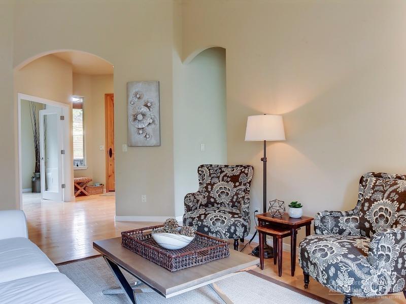 Broken Top - Residential