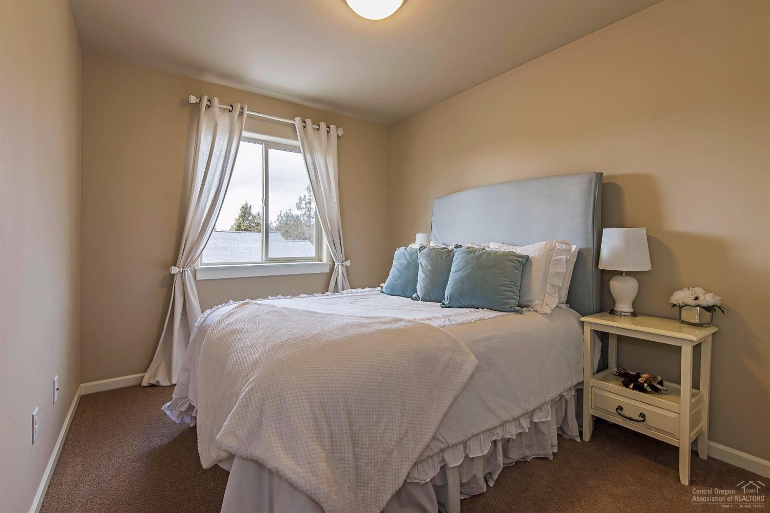 Lava Ridges - Residential