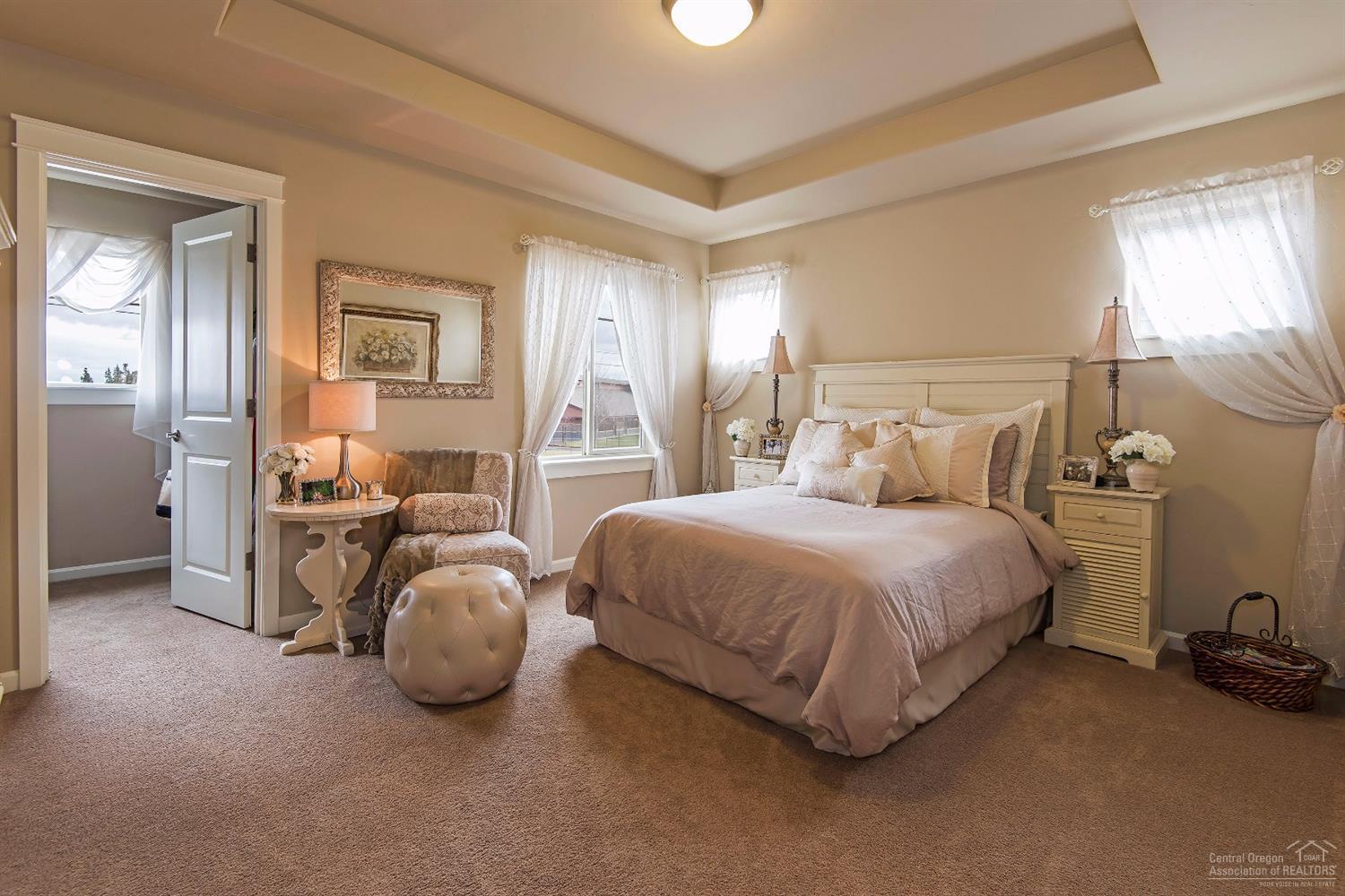 Lava Ridges - Residential