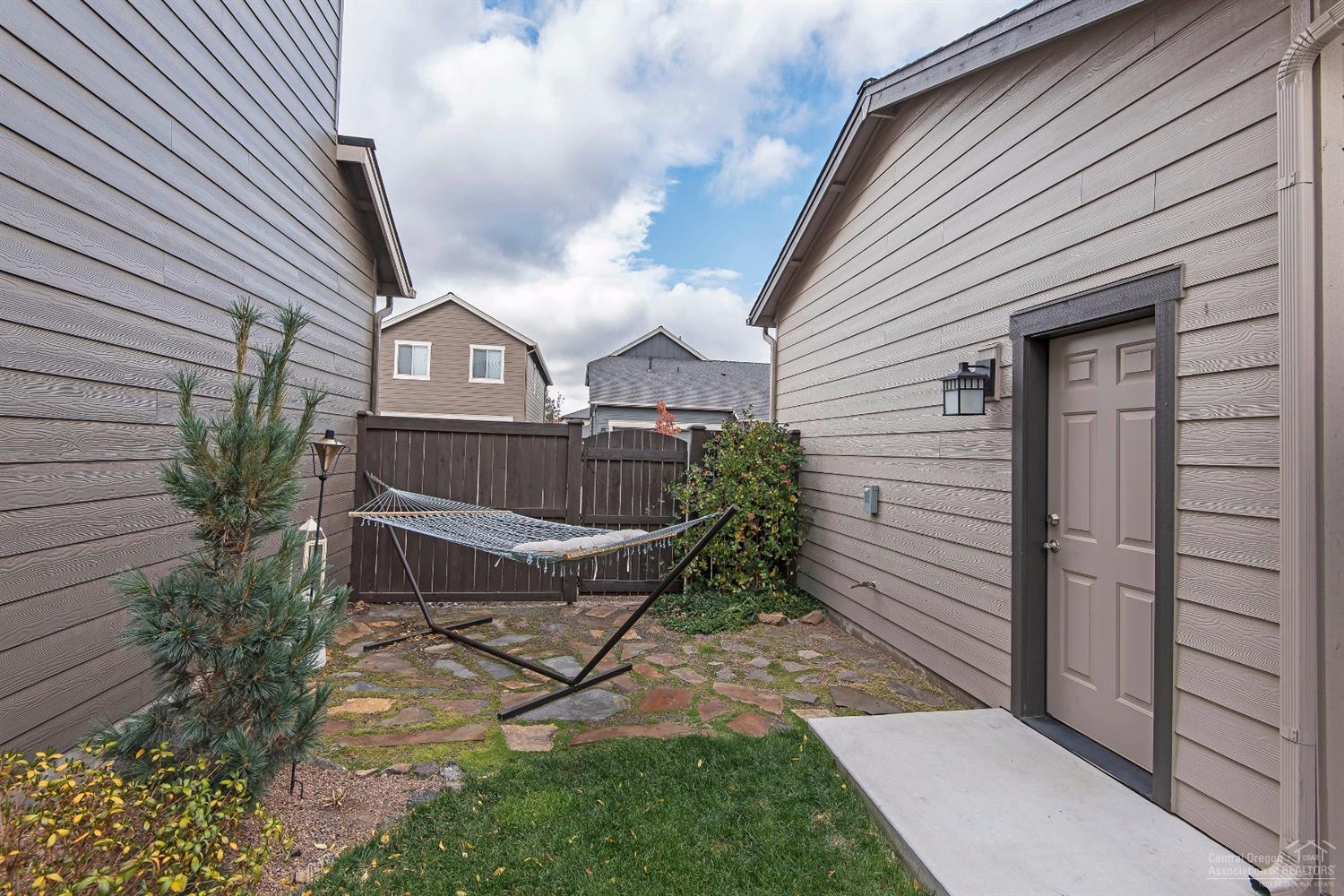 Lava Ridges - Residential