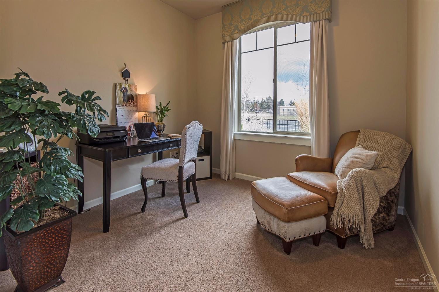 Lava Ridges - Residential