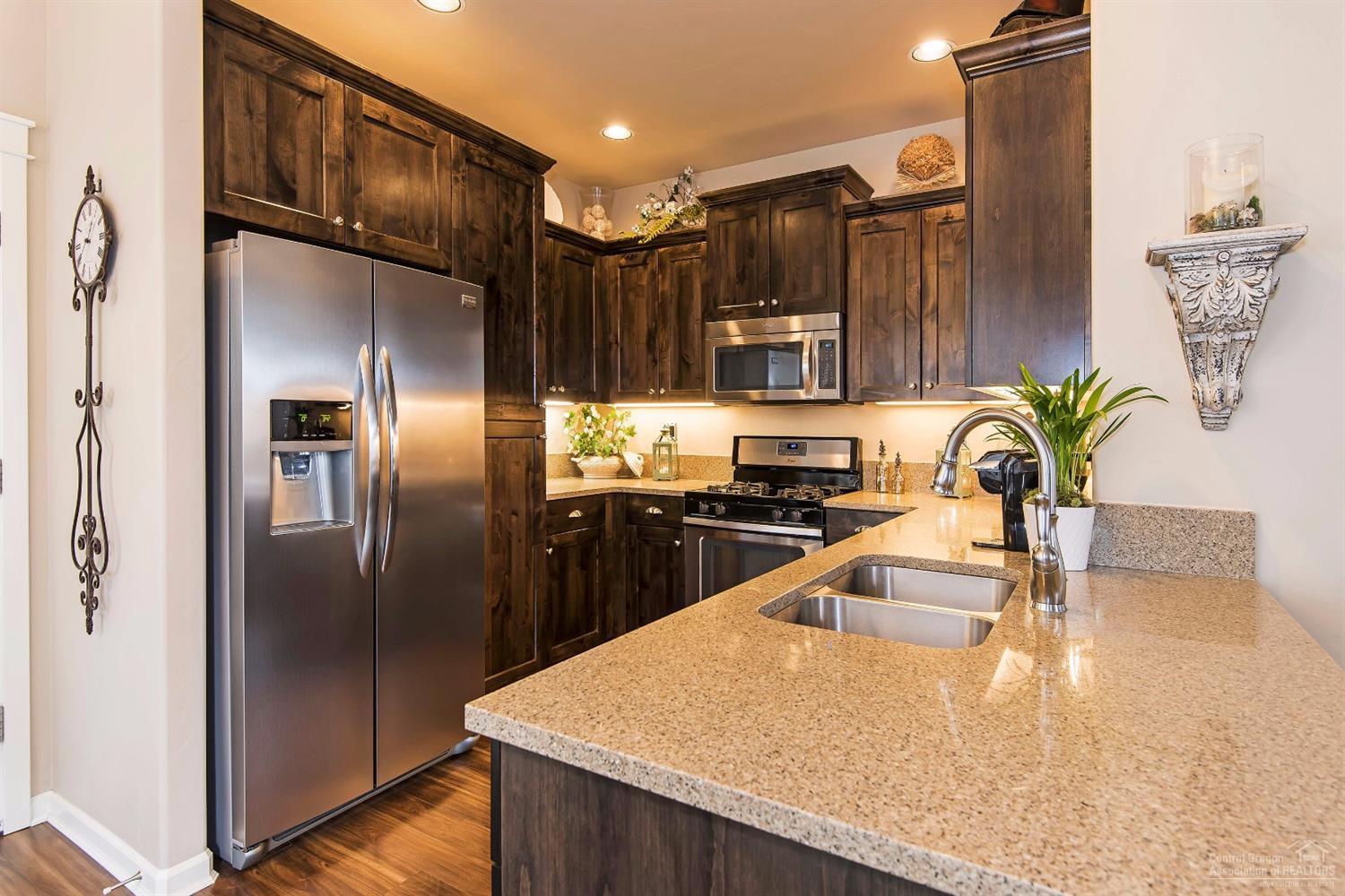 Lava Ridges - Residential