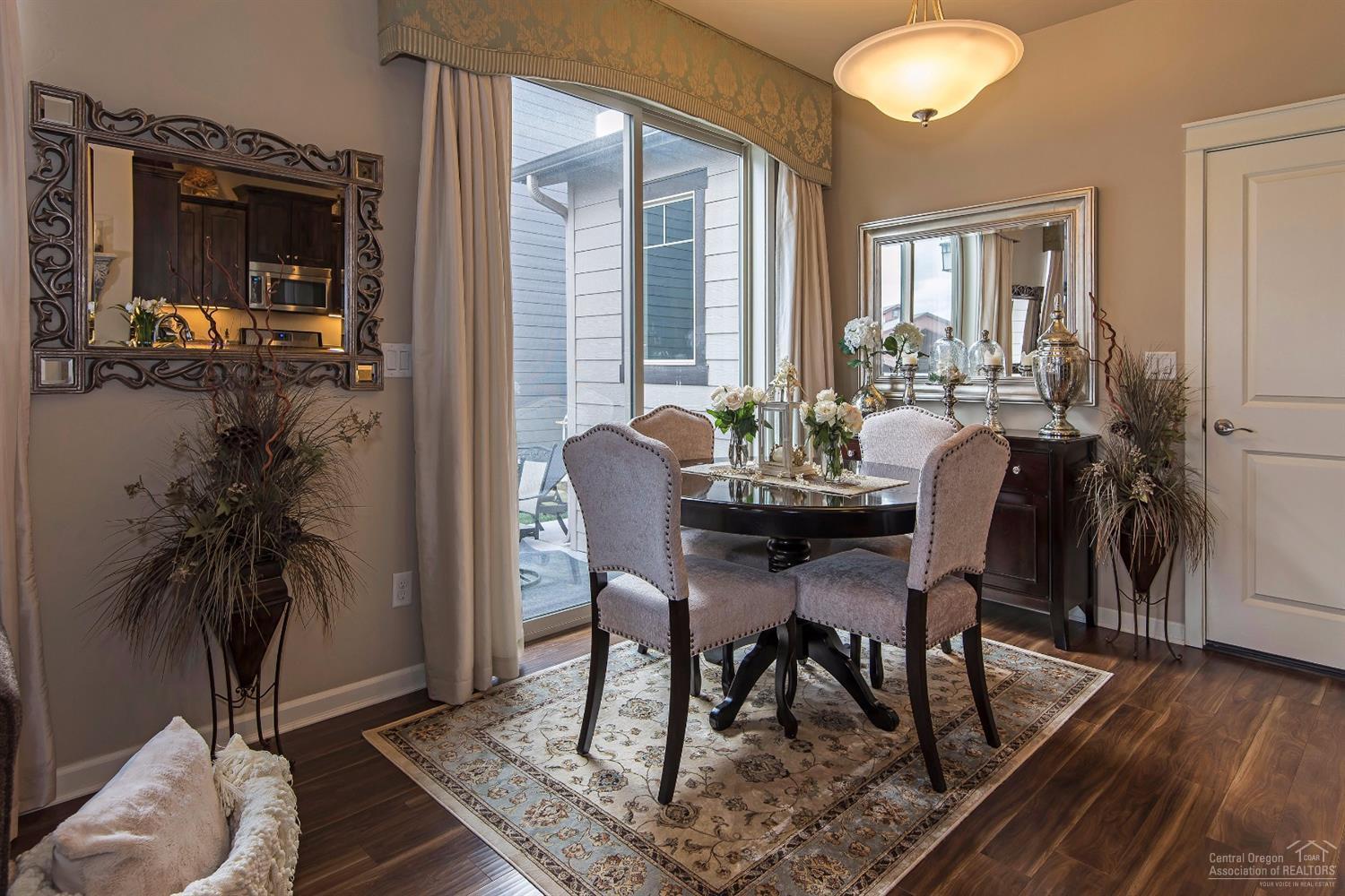 Lava Ridges - Residential