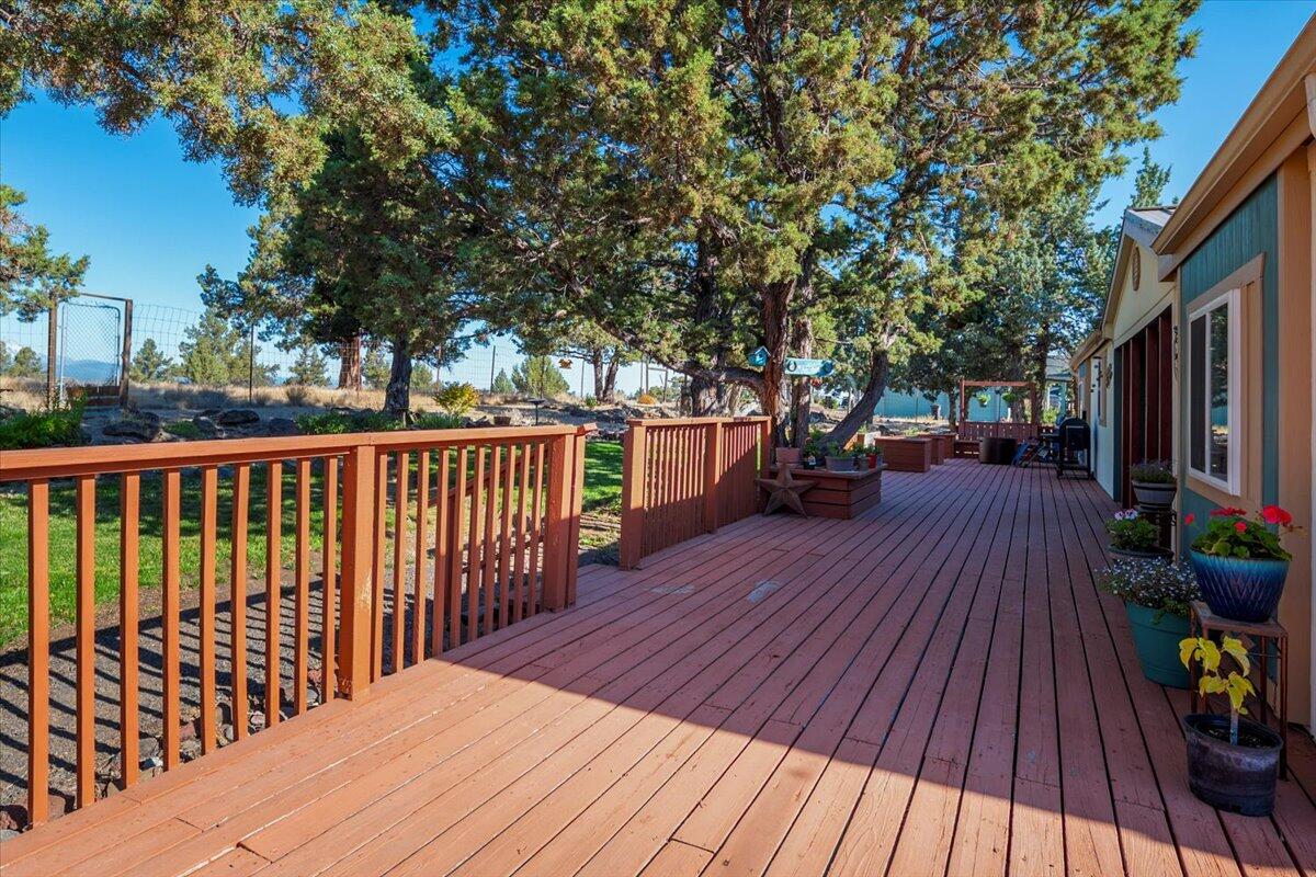 8562 SW Crater Loop Road