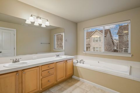 Tiny photo for 63020 NE Amherst Place, Bend, OR 97701 (MLS # 220212489)