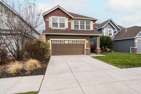 Tiny photo for 63020 NE Amherst Place, Bend, OR 97701 (MLS # 220212489)