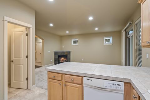 Tiny photo for 63020 NE Amherst Place, Bend, OR 97701 (MLS # 220212489)