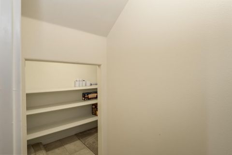 Tiny photo for 63020 NE Amherst Place, Bend, OR 97701 (MLS # 220212489)