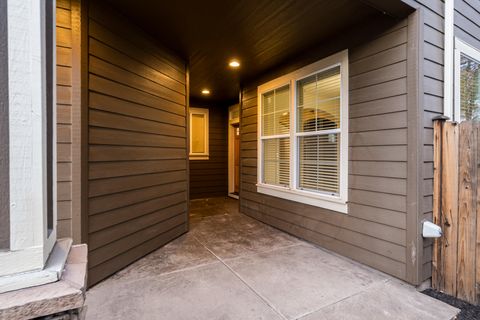 Tiny photo for 63020 NE Amherst Place, Bend, OR 97701 (MLS # 220212489)