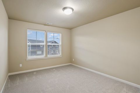 Tiny photo for 63020 NE Amherst Place, Bend, OR 97701 (MLS # 220212489)