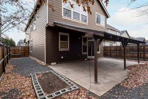 Tiny photo for 63020 NE Amherst Place, Bend, OR 97701 (MLS # 220212489)