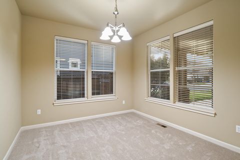 Tiny photo for 63020 NE Amherst Place, Bend, OR 97701 (MLS # 220212489)