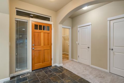 Tiny photo for 63020 NE Amherst Place, Bend, OR 97701 (MLS # 220212489)