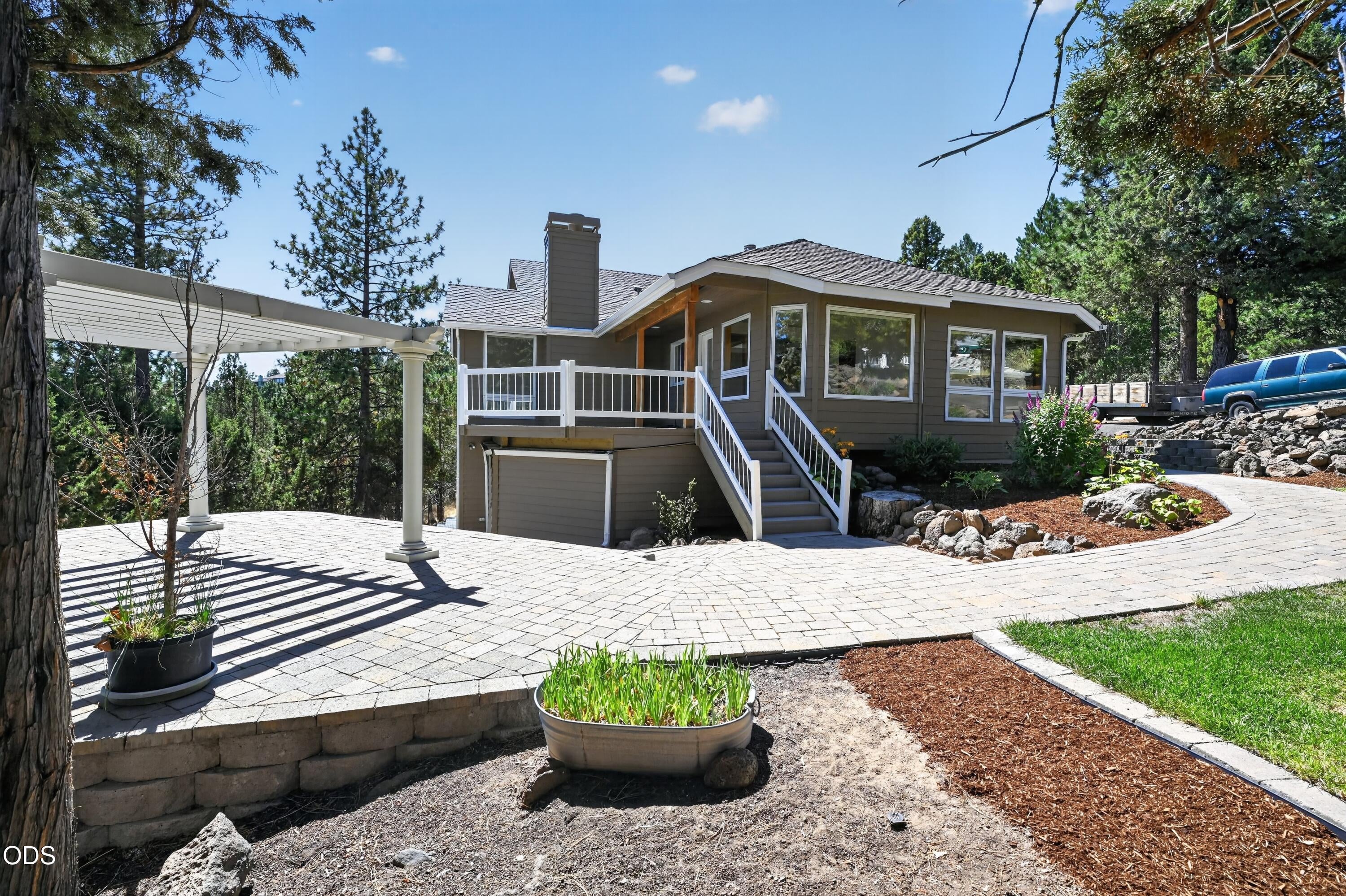 1573 NW City View Drive