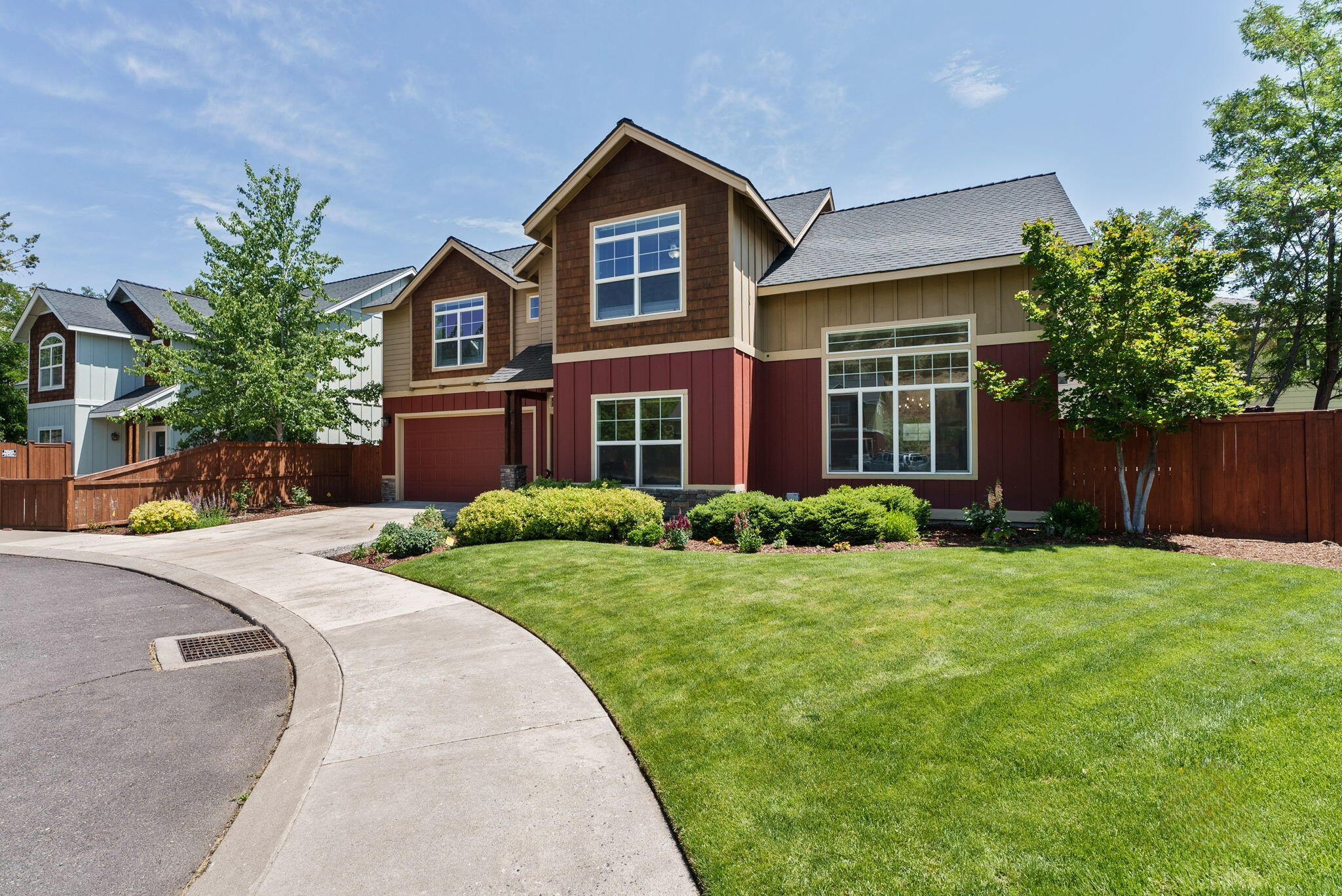 1072 NE Parkview Court