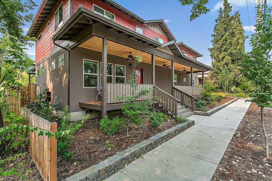 High end, newly constructed apt. complex close to Ashland Plazza. Complex consists of aprox. 2000 sq. ft 4/3 w/2 car garage designed w/ hardwood floors, granite, towel warmers and more. All units are rented. All apts. have Earth Advantage Certs, sprinkler systems, hardwood floors, granite and personal decks/balconies. Most apts. have spectacular views of surrounding mountains. Common area w/deck & fire pit along w/ center of complex lushly landscaped w/ water.