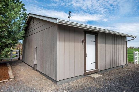 Tiny photo for 61140 Obernolte Road, Bend, OR 97701 (MLS # 220209932)