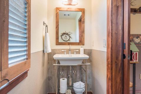 Tiny photo for 61140 Obernolte Road, Bend, OR 97701 (MLS # 220209932)