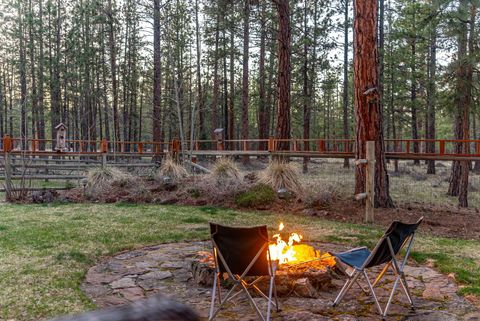 Tiny photo for 69288 Stetson, Sisters, OR 97759 (MLS # 220214803)