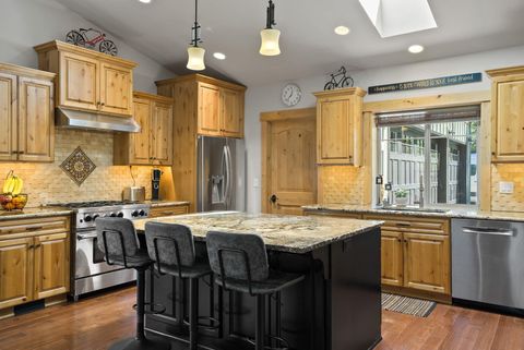 Tiny photo for 69288 Stetson, Sisters, OR 97759 (MLS # 220214803)