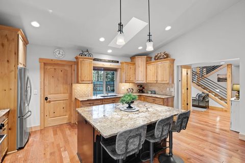 Tiny photo for 69288 Stetson, Sisters, OR 97759 (MLS # 220214803)