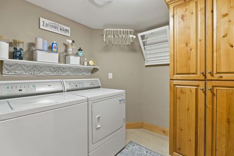 Tiny photo for 69288 Stetson, Sisters, OR 97759 (MLS # 220214803)