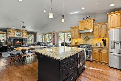 Tiny photo for 69288 Stetson, Sisters, OR 97759 (MLS # 220214803)