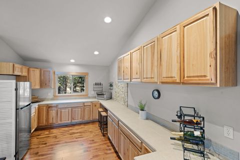 Tiny photo for 69288 Stetson, Sisters, OR 97759 (MLS # 220214803)