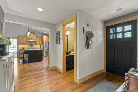 Tiny photo for 69288 Stetson, Sisters, OR 97759 (MLS # 220214803)