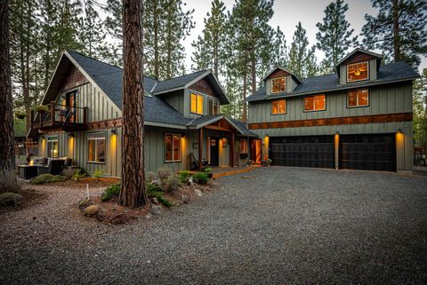 Photo of 69288 Stetson, Sisters, OR 97759 (MLS # 220214803)