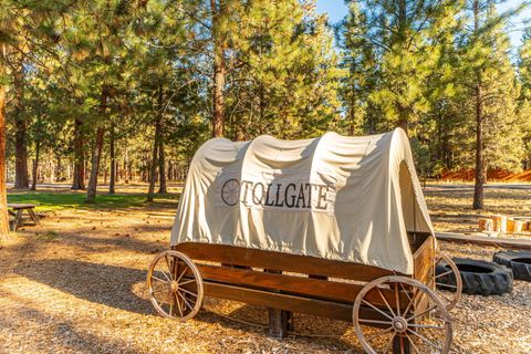 Tiny photo for 69288 Stetson, Sisters, OR 97759 (MLS # 220214803)