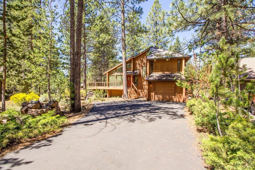 A Place to Hang Your Heart. Fill this home with your favorite things. Enjoy the Sunriver Lifestyle from the exceptional wrap around deck adjoining common area. New wood burning efficient fireplace insert. New sliding doors to the deck. New appliances. Main floor master suite. Skylights and lots of windows in this sun filled home. Master with a king, guest room with a queen and 3rd bedroom features 4 bunks and an entertainment area. Relax in the Hot Tub, enjoy the stars and the wildlife. 2nd owner, not on a rental program. A Home for All Seasons!